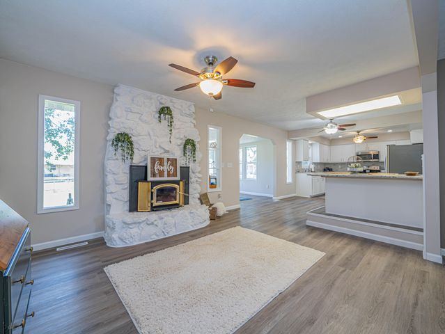 13165 N BRANCH ST, Hallsville, MO 65255