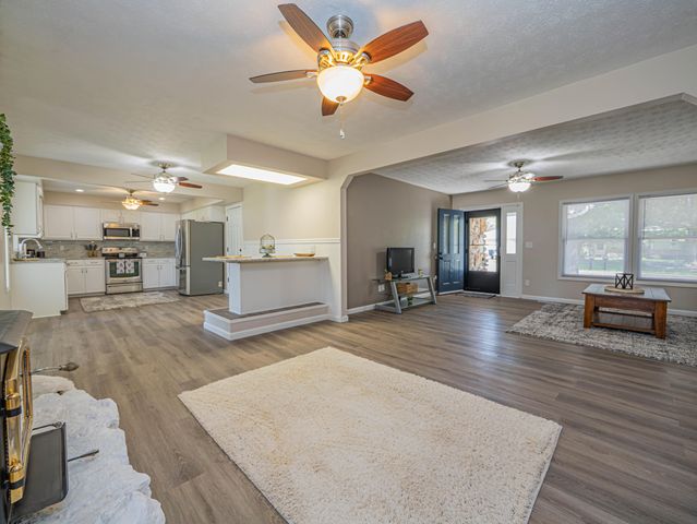 13165 N BRANCH ST, Hallsville, MO 65255