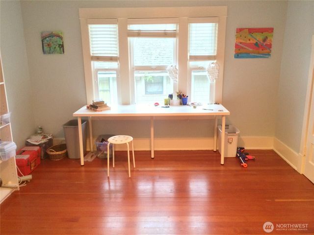 4412 2nd Avenue NE, Seattle, WA 98105
