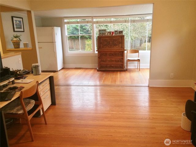 4412 2nd Avenue NE, Seattle, WA 98105