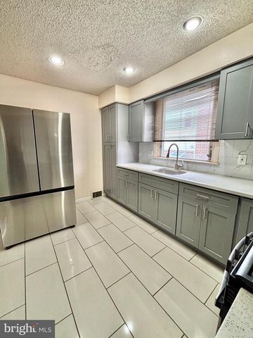 1827 ARNOLD ST, Philadelphia, PA 19152