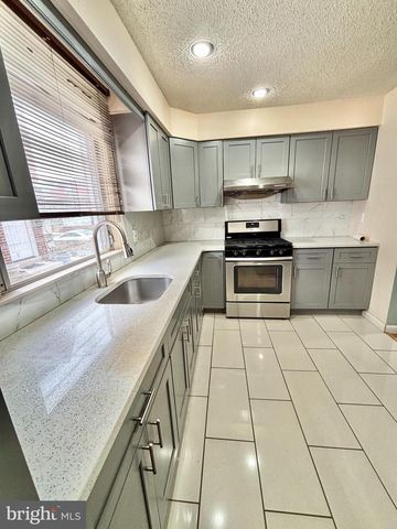 1827 ARNOLD ST, Philadelphia, PA 19152