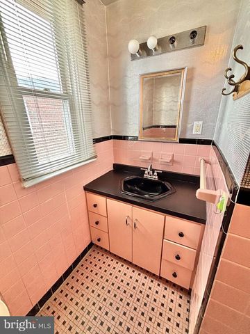 1827 ARNOLD ST, Philadelphia, PA 19152