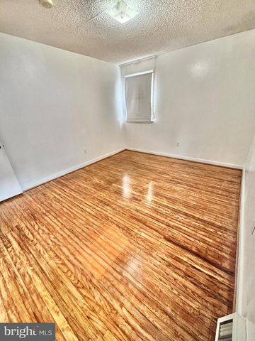 1827 ARNOLD ST, Philadelphia, PA 19152