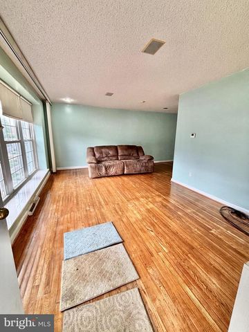 1827 ARNOLD ST, Philadelphia, PA 19152