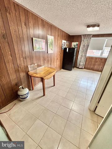 1827 ARNOLD ST, Philadelphia, PA 19152