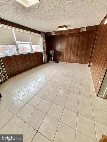 1827 ARNOLD ST, Philadelphia, PA 19152