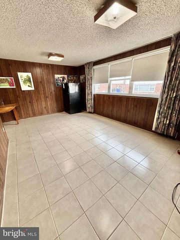 1827 ARNOLD ST, Philadelphia, PA 19152