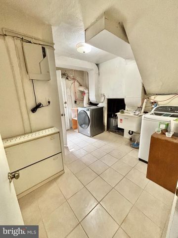 1827 ARNOLD ST, Philadelphia, PA 19152