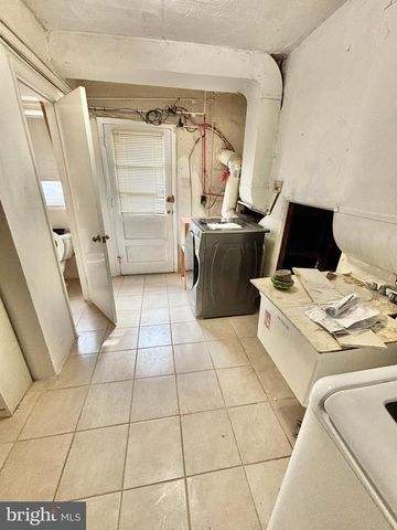 1827 ARNOLD ST, Philadelphia, PA 19152