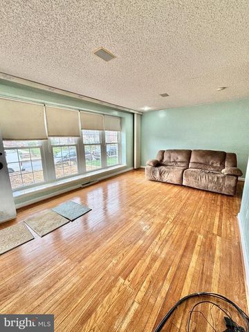 1827 ARNOLD ST, Philadelphia, PA 19152