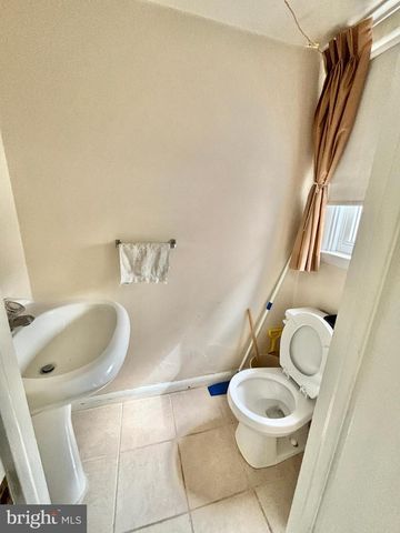 1827 ARNOLD ST, Philadelphia, PA 19152