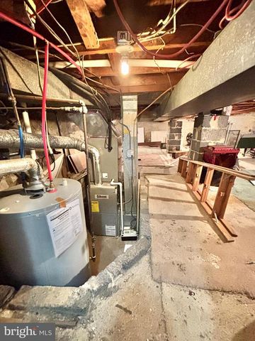 1827 ARNOLD ST, Philadelphia, PA 19152