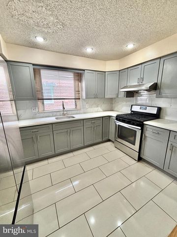 1827 ARNOLD ST, Philadelphia, PA 19152