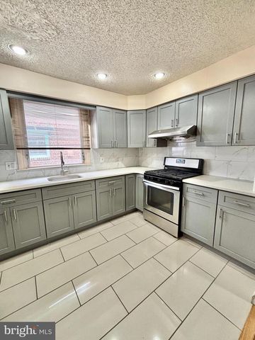 1827 ARNOLD ST, Philadelphia, PA 19152