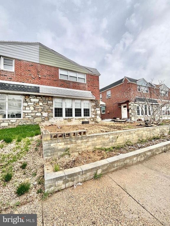 1827 ARNOLD ST, Philadelphia, PA 19152