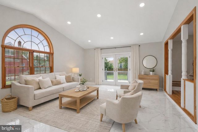 16 PARK DR, Bellmawr, NJ 08031