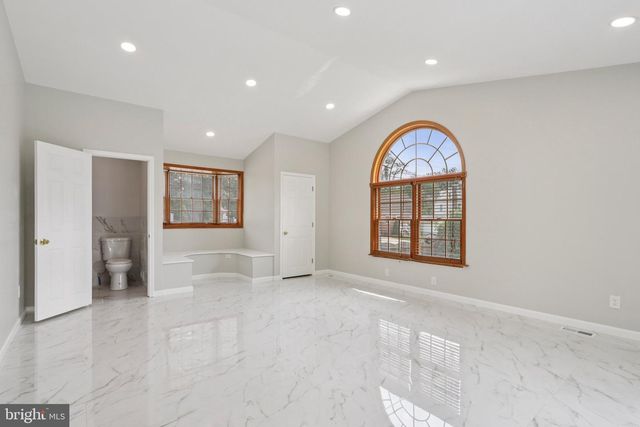 16 PARK DR, Bellmawr, NJ 08031