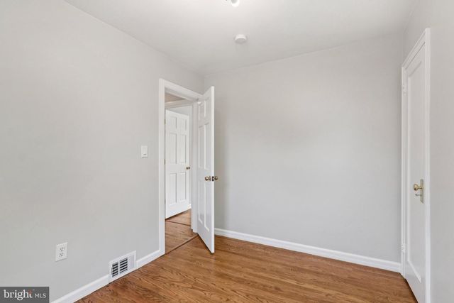 16 PARK DR, Bellmawr, NJ 08031