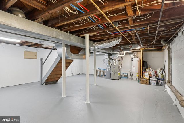 16 PARK DR, Bellmawr, NJ 08031