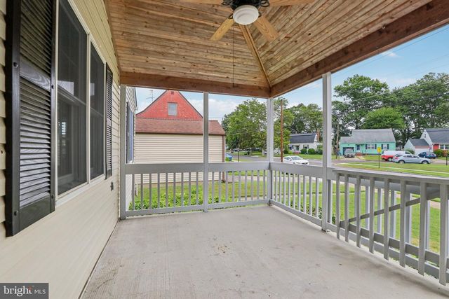 16 PARK DR, Bellmawr, NJ 08031