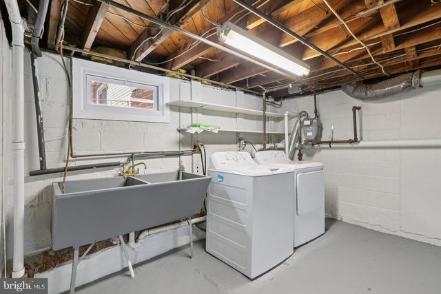 16 PARK DR, Bellmawr, NJ 08031