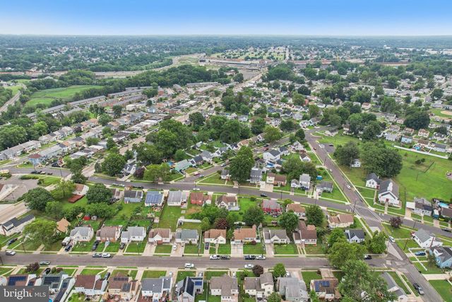 16 PARK DR, Bellmawr, NJ 08031