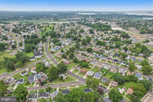 16 PARK DR, Bellmawr, NJ 08031