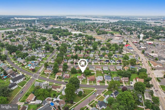 16 PARK DR, Bellmawr, NJ 08031