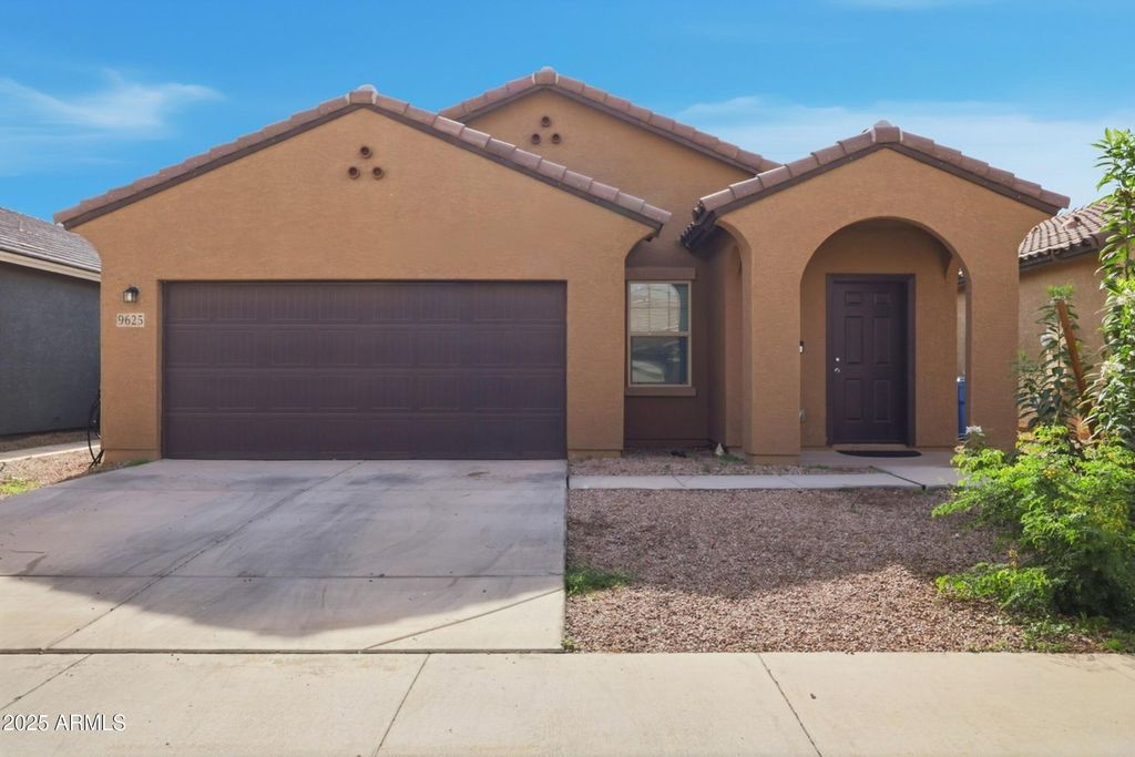 9625 W AGORA Lane, Tolleson, AZ 85353