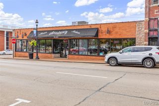 2 W Columbia Street, Farmington, MO 63640
