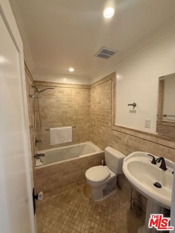 1028 12th Street 9, Santa Monica, CA 90403