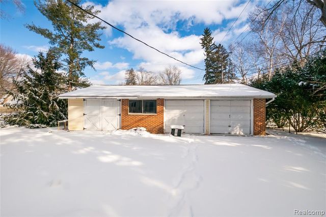 3520 Warringham Avenue, Waterford, MI 48329