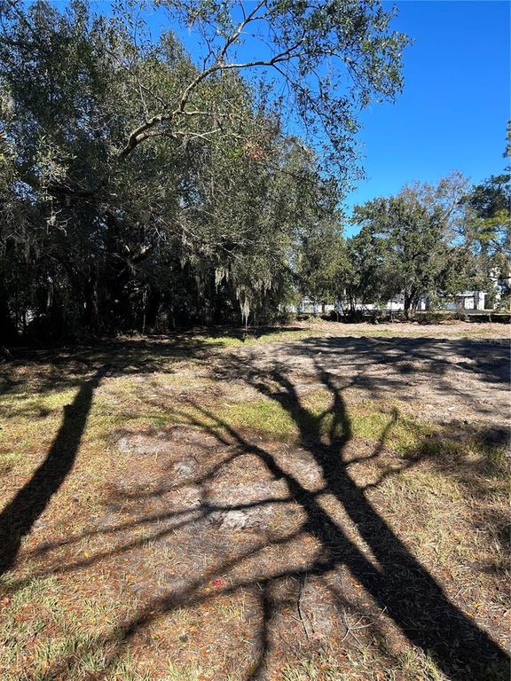 Image 4 of property listing at 5927 LYNN ROAD, Tampa, FL 33624