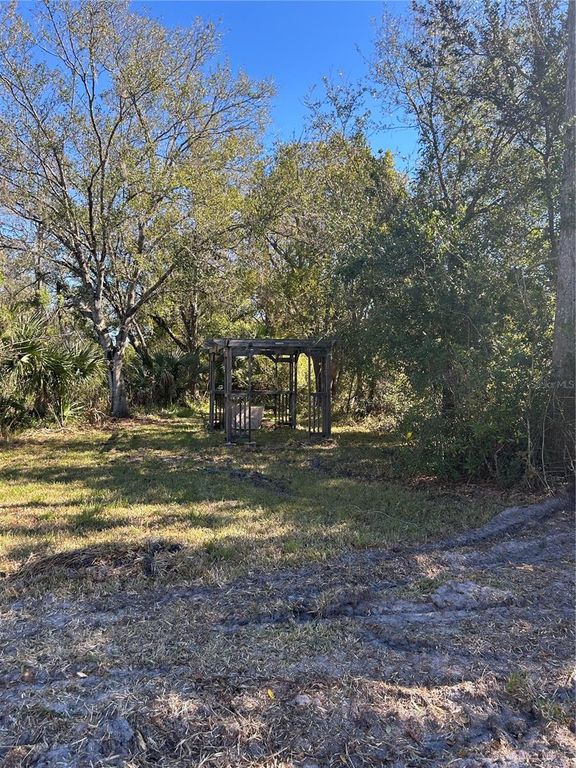 Image 9 of property listing at 5927 LYNN ROAD, Tampa, FL 33624