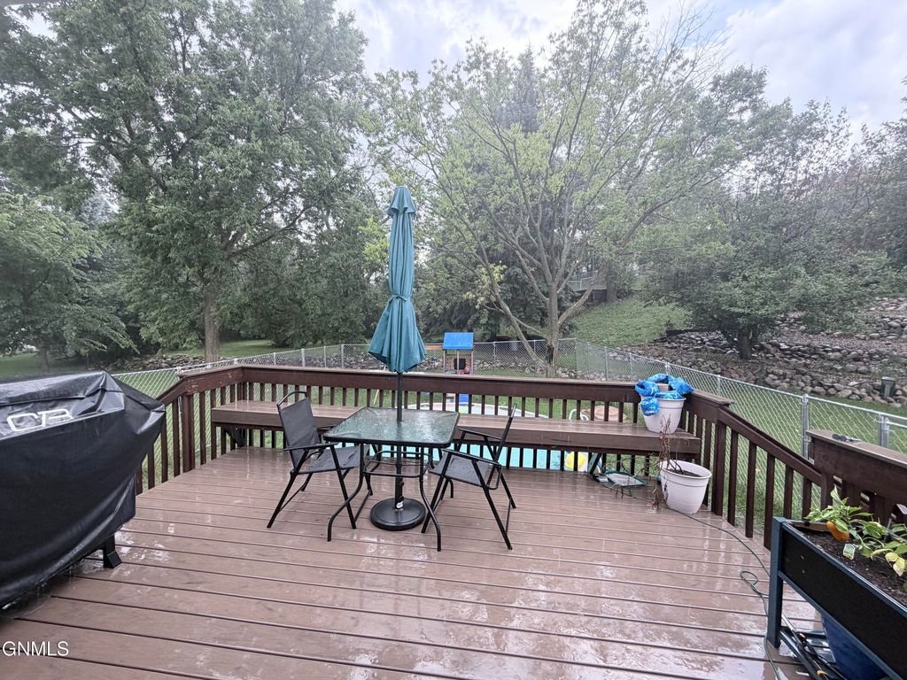 509 Lohstreter Road NW, Mandan, ND 58554 photo 5