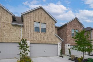 509 Hutchinson Lane, Lewisville, TX 75077