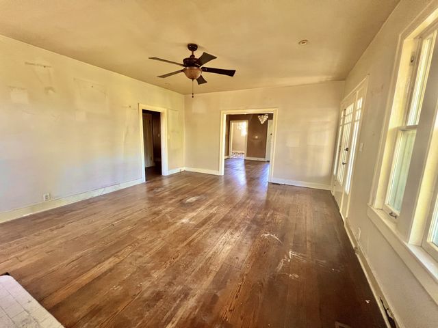 642 McMurray Dr, Nashville, TN 37211