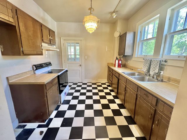 642 McMurray Dr, Nashville, TN 37211