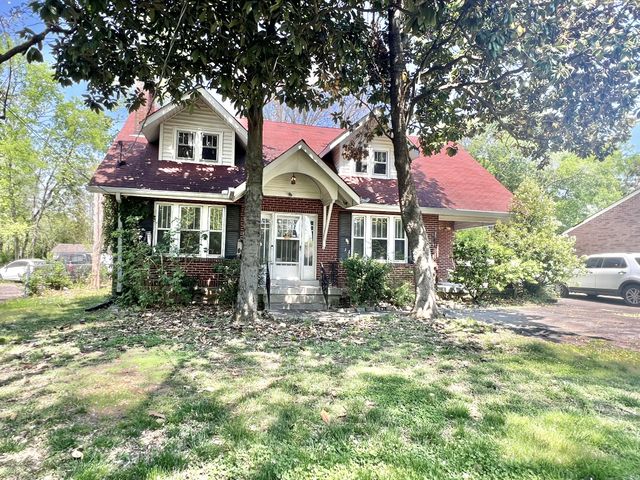 642 McMurray Dr, Nashville, TN 37211