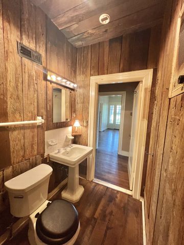 642 McMurray Dr, Nashville, TN 37211