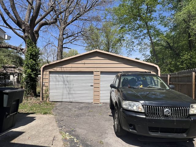 642 McMurray Dr, Nashville, TN 37211