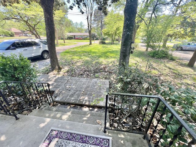 642 McMurray Dr, Nashville, TN 37211