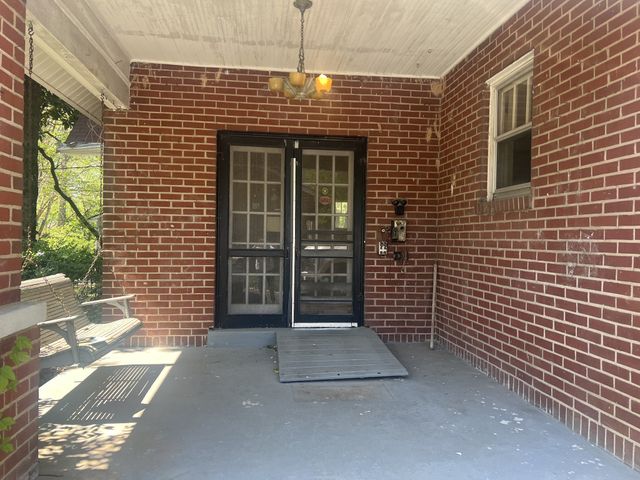 642 McMurray Dr, Nashville, TN 37211