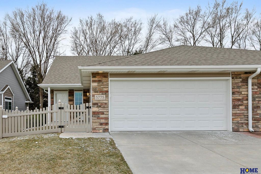 5775 Brendon Lane, Lincoln, NE 68516