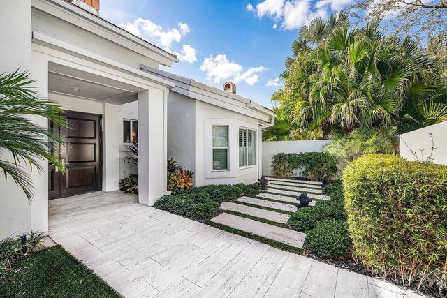 215 Island Drive, Jupiter, FL 33477