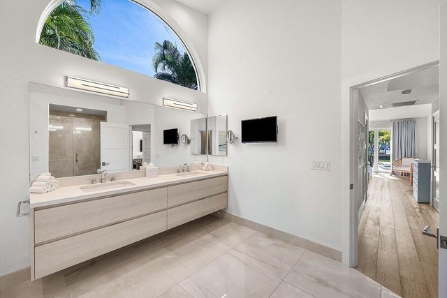 215 Island Drive, Jupiter, FL 33477