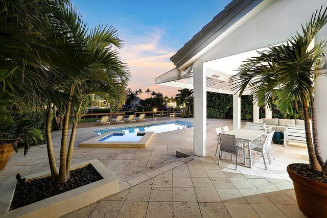 215 Island Drive, Jupiter, FL 33477