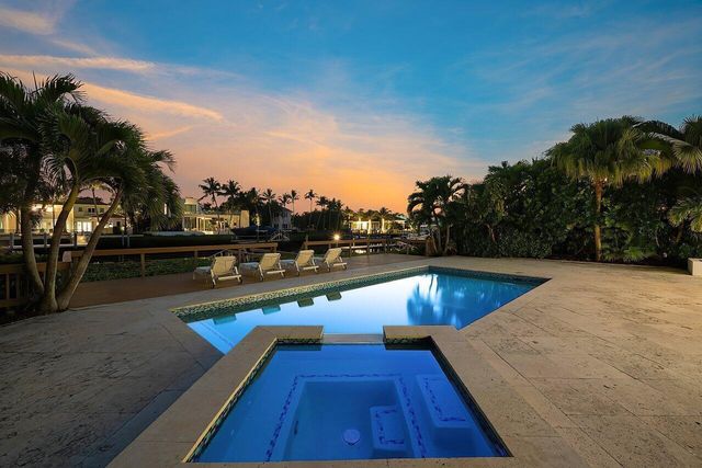 215 Island Drive, Jupiter, FL 33477