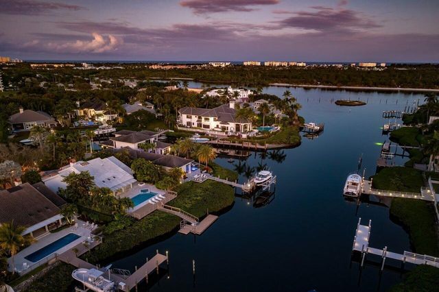 215 Island Drive, Jupiter, FL 33477